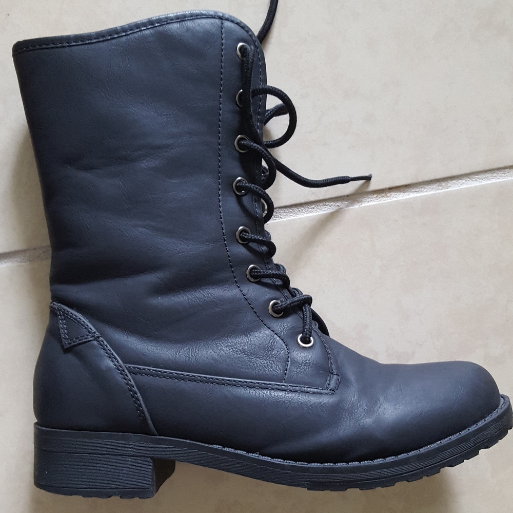 Black fleece-lined combat boots